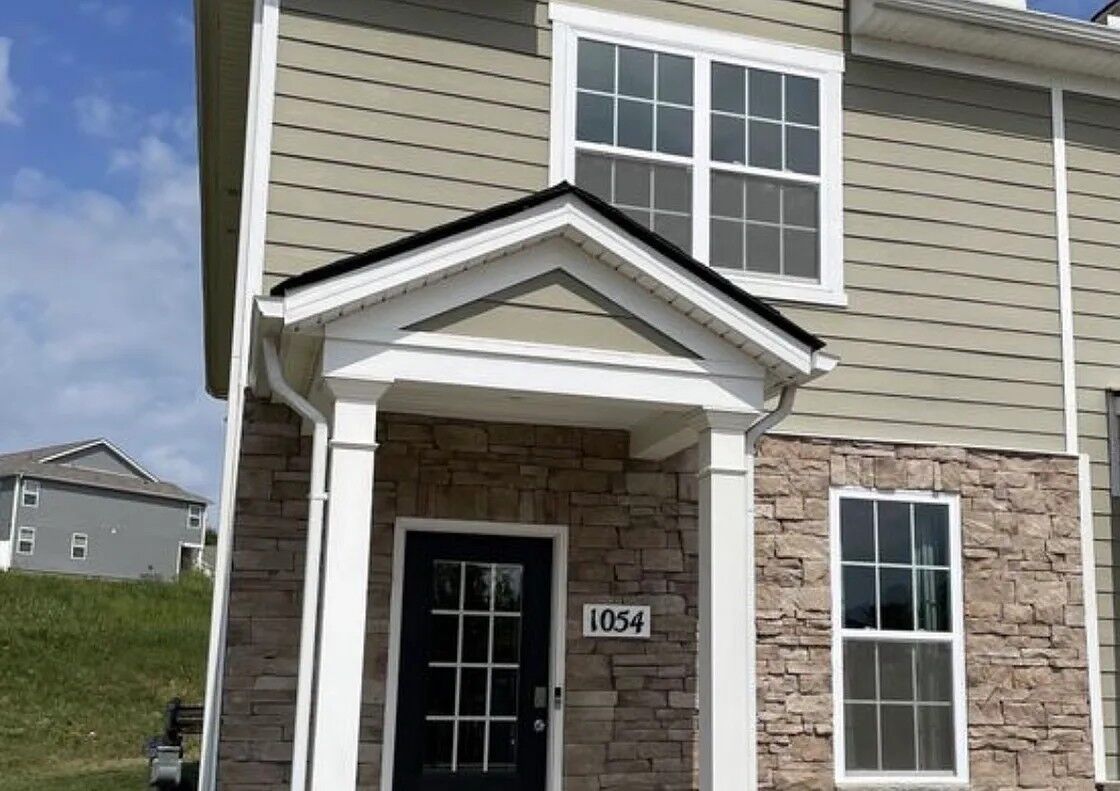 Property Photo: 1054 Woodbridge Blvd TN 37090