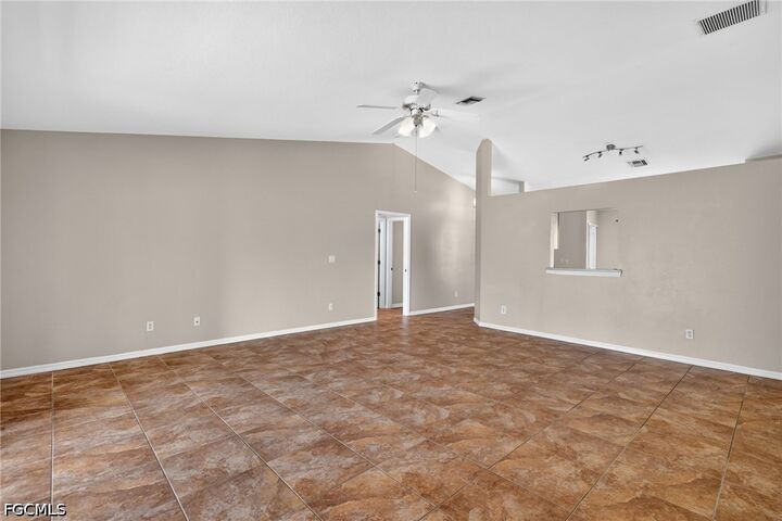 Property Photo:  903 SE 5th Avenue  FL 33990 
