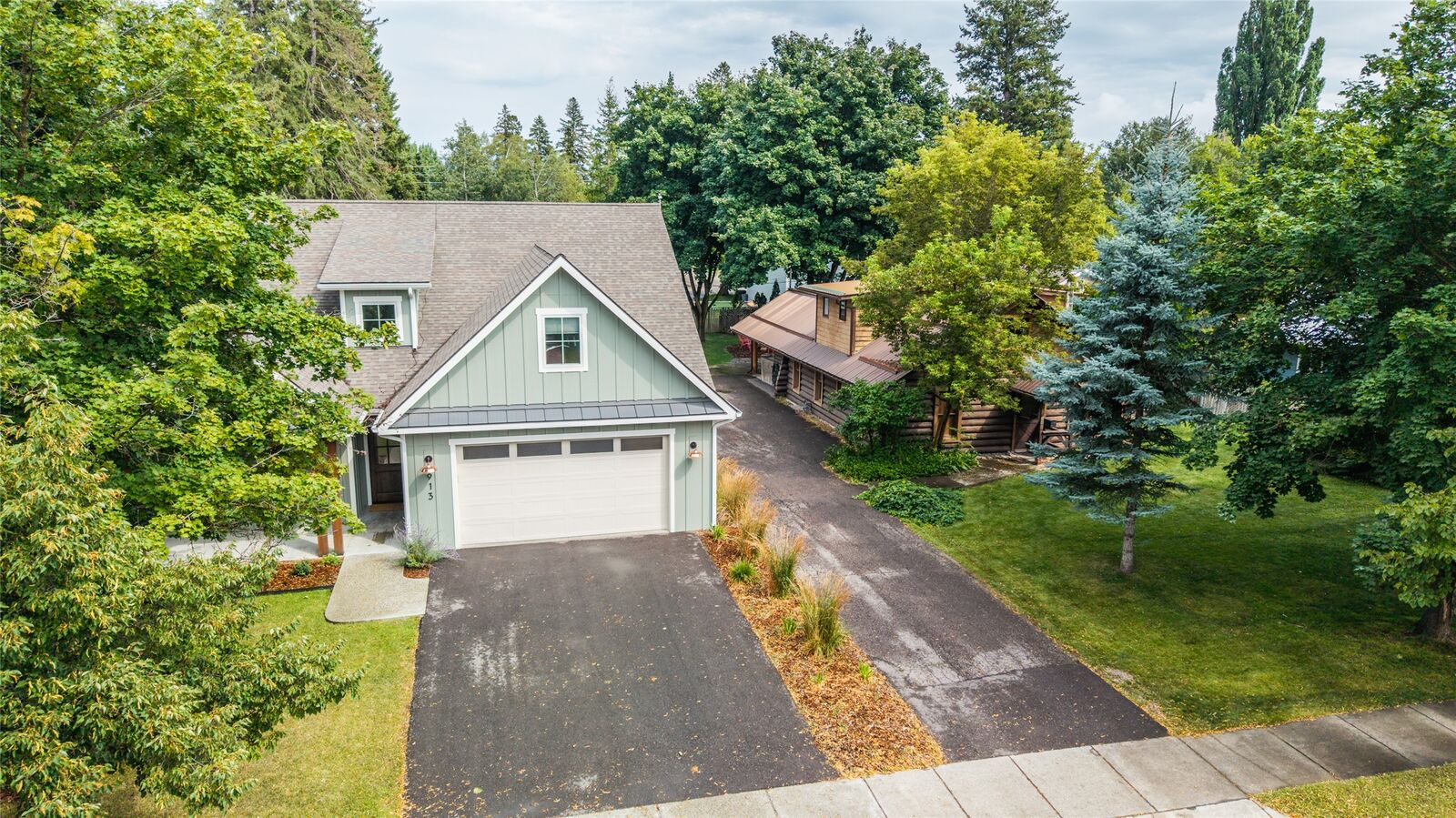 Property Photo: 913 & 915 Columbia Avenue MT 59937