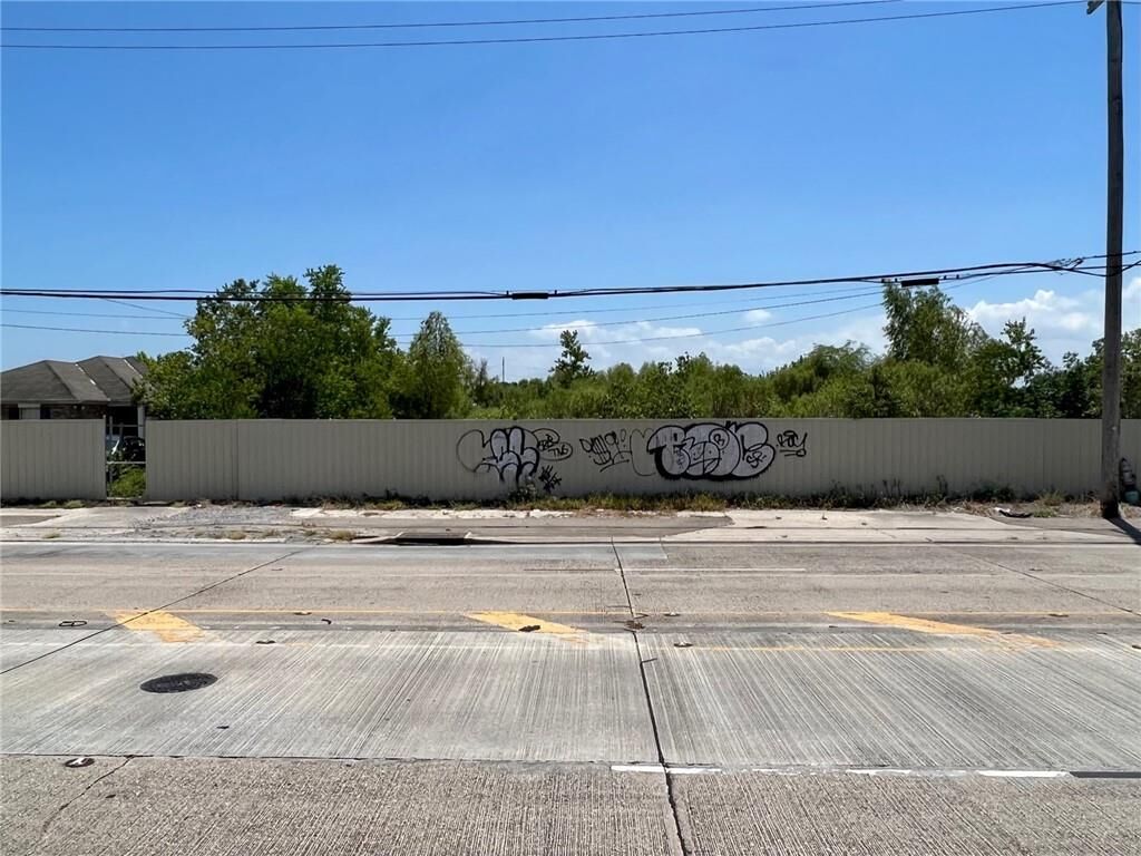 Property Photo:  13200 Lincoln Beach Boulevard  LA 70128 