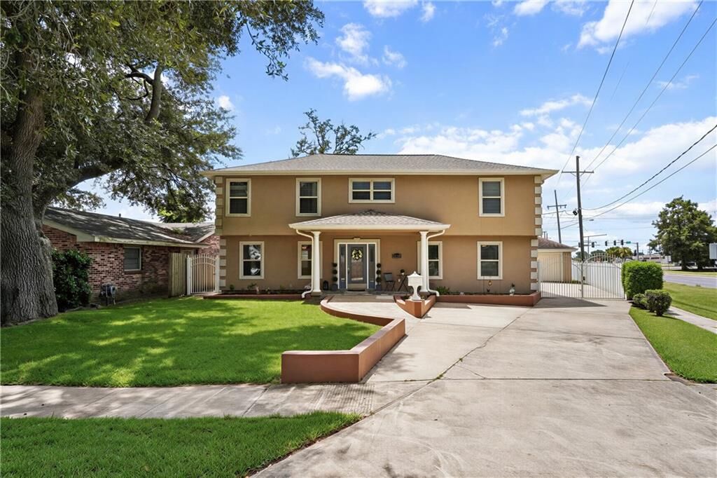 Property Photo:  2120 Frankel Avenue  LA 70003 