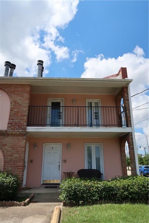 Property Photo:  3416 W Esplanade Avenue B  LA 70002 