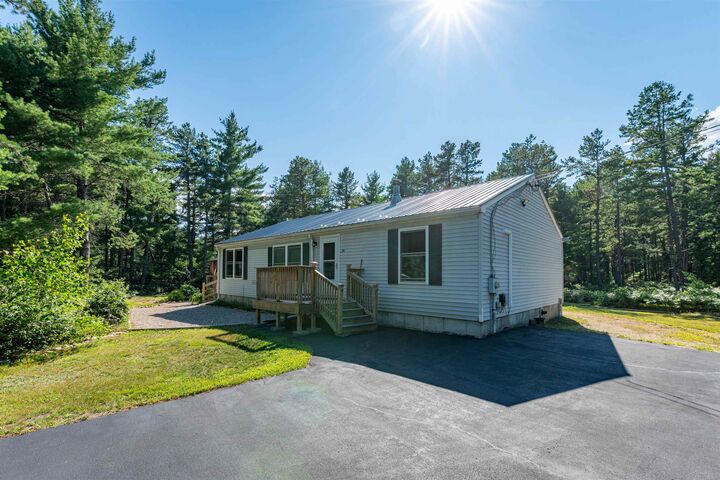 Property Photo:  36 Walnut Loop  NH 03849 