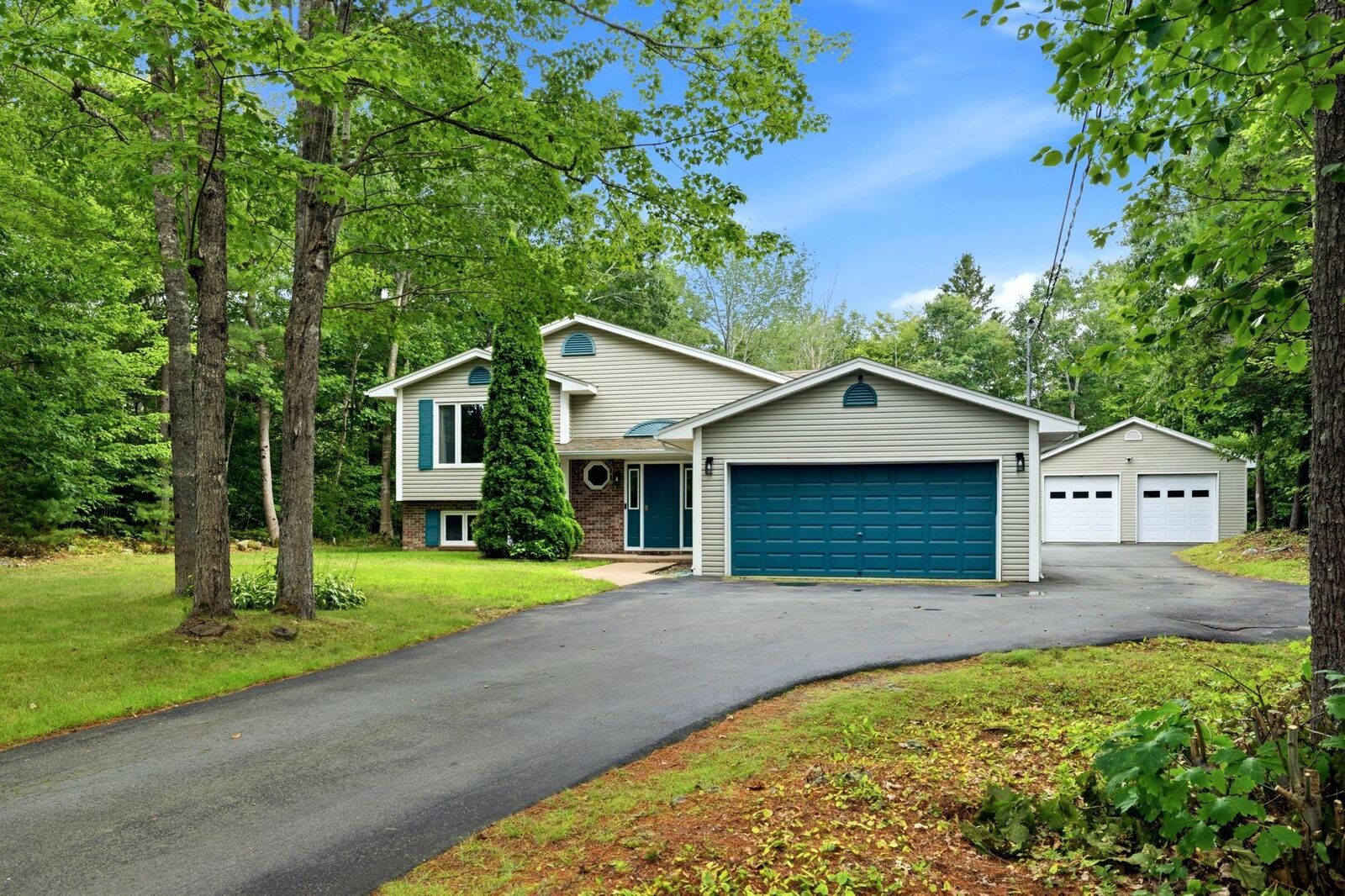 Property Photo:  47 Stone Mount Drive  NS B4C 4A2 