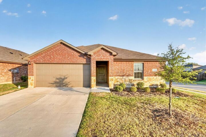 Property Photo: 2002 Berrywood Drive TX 75189