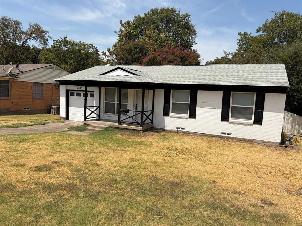 Property Photo:  2579 Springvale Drive  TX 75234 