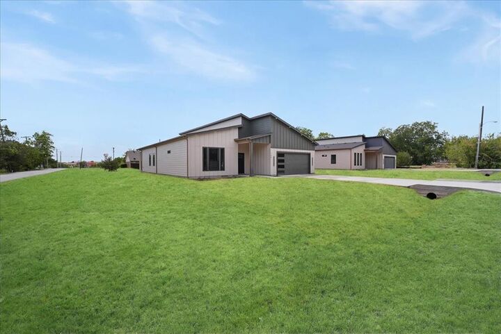 Property Photo:  108 W Dogwood Trail  TX 75087 