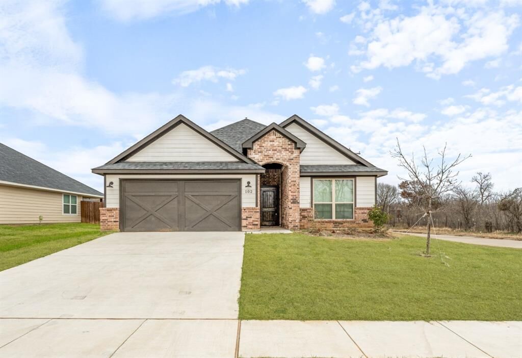 Property Photo: 102 Clover Circle TX 76086