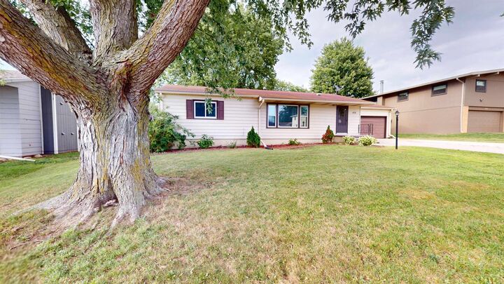 Property Photo:  410 Indian St  IA 51012 