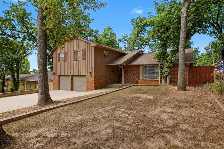 Property Photo: 3109 N Timber Avenue OK 73008