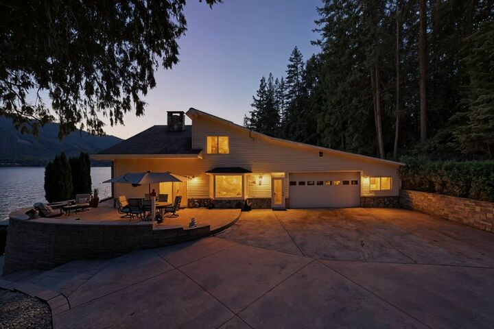 Property Photo: 4842 Sunnybrae Canoe Point Road BC V0E 2X1