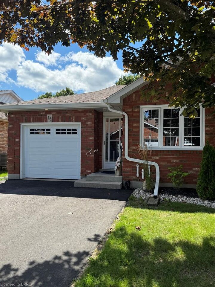 Photo de la propriété:  60 Whitlaw Way 16  ON N3L 4C3 