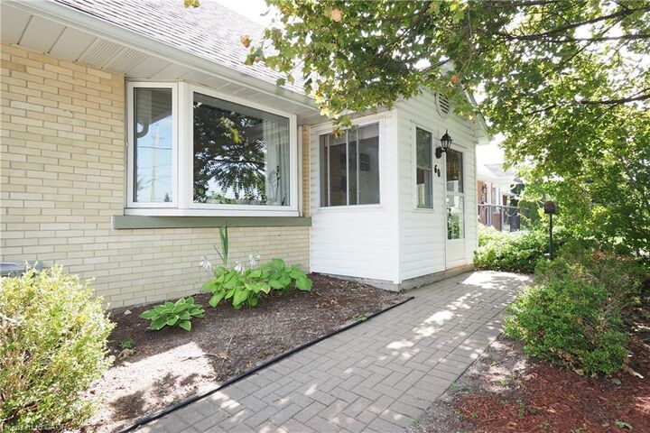Property Photo:  60 Belmont Avenue W  ON N2M 1L4 