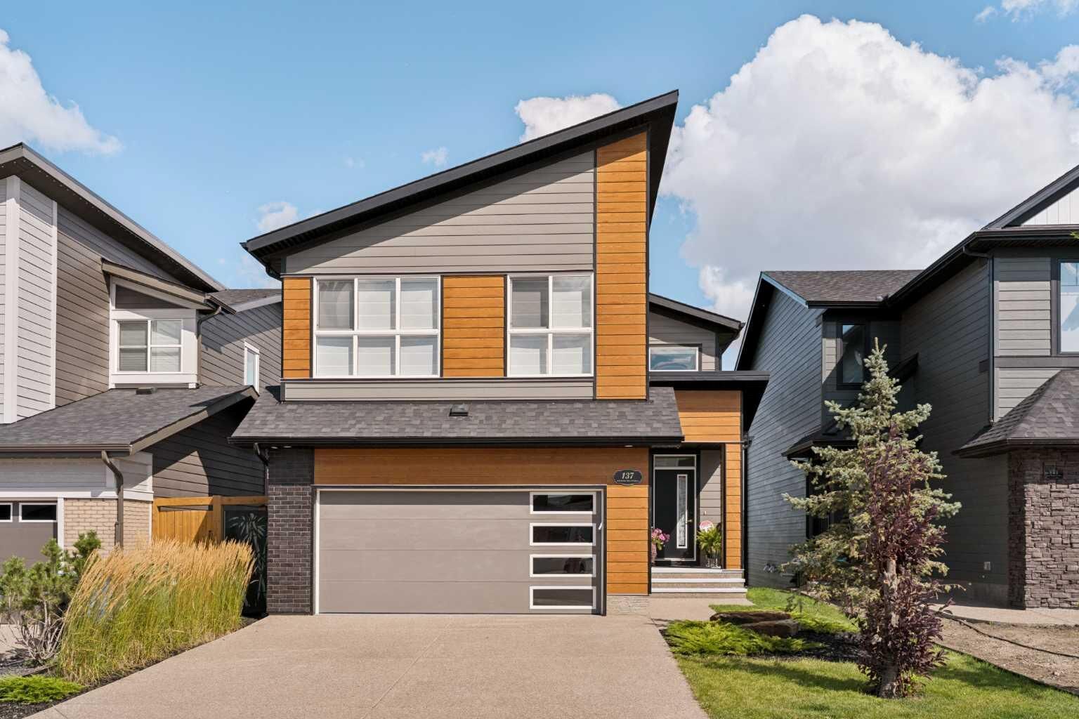 Property Photo: 137 Wolf Hollow Villas SE AB T2X 5K1