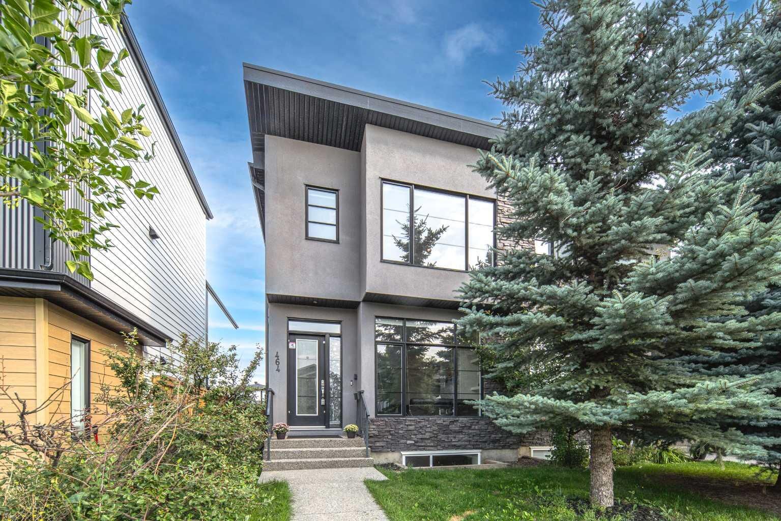 Property Photo: 464 29 Avenue NW AB T2M 4W4