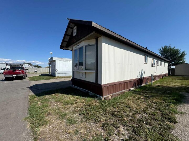 Property Photo:  2715 Westside Drive W 15  AB T1J 4M8 