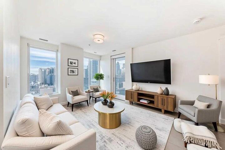 Property Photo: 303 13 Avenue SW 1410 AB T2R 0Y9
