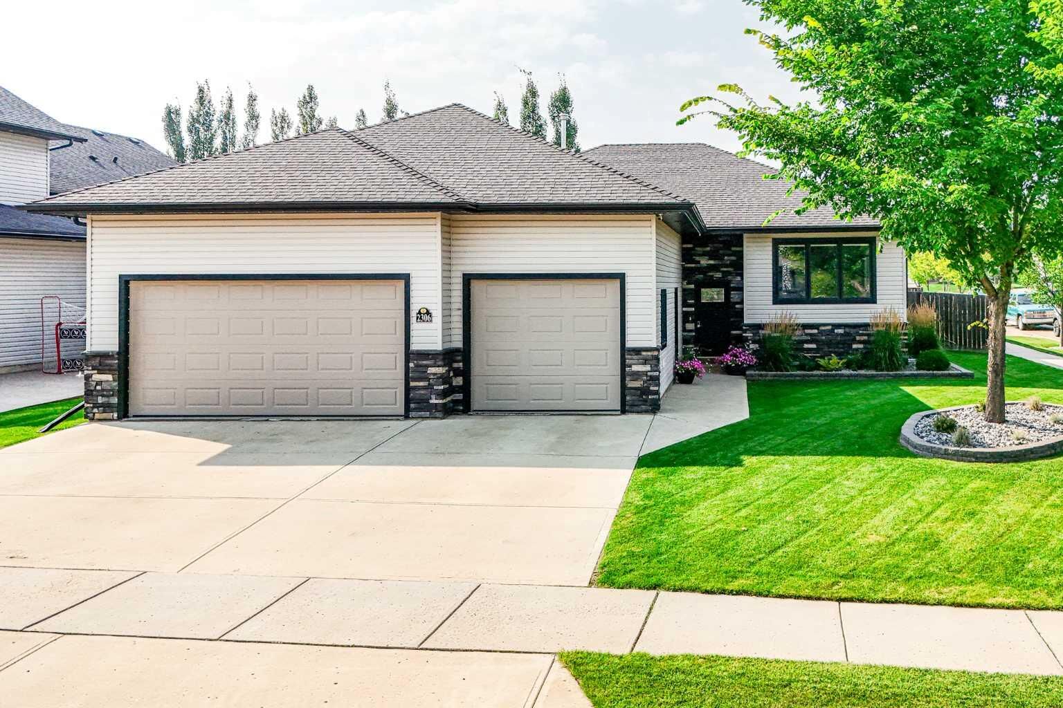 Property Photo:  2306 56 Street  AB T4V 5E7 