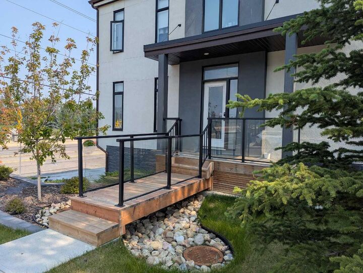 Property Photo:  2857 12 Avenue SW  AB T3C 3Y7 