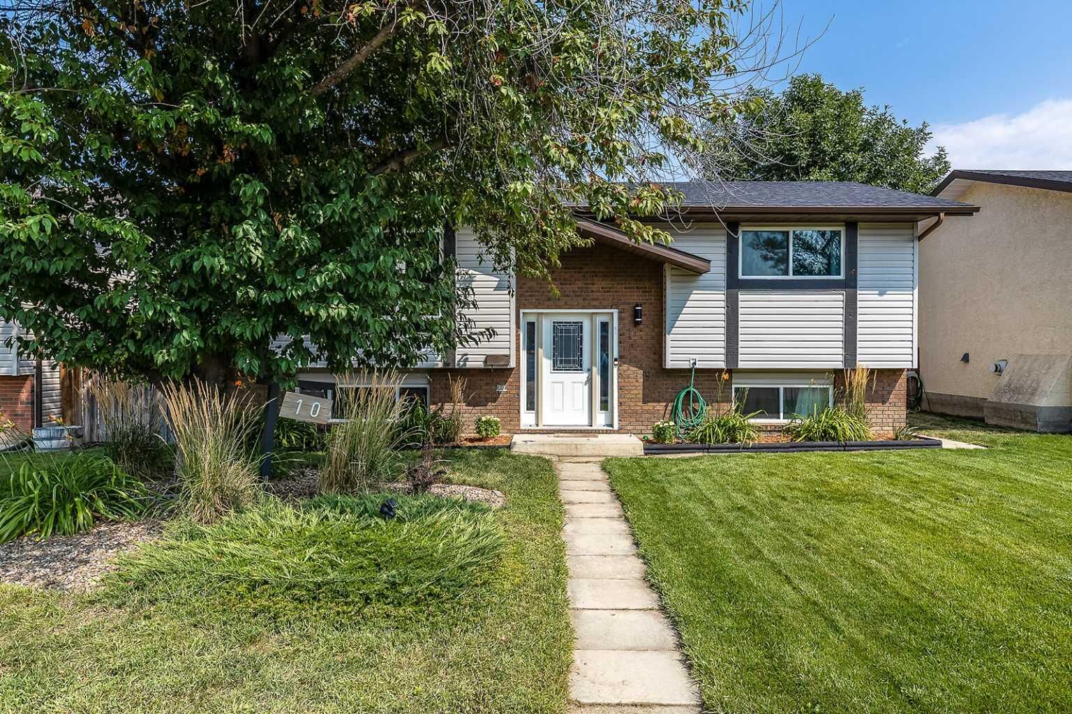 Property Photo: 10 Chow Avenue SE AB T1B 2T1