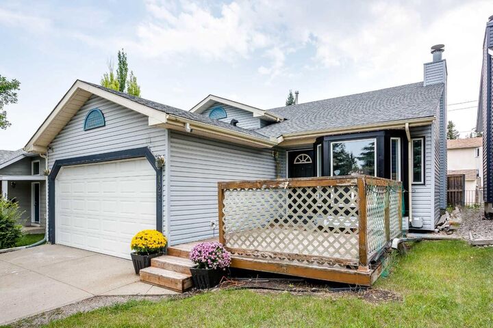 Property Photo: 127 Shawinigan Drive SW AB T2Y 2W1