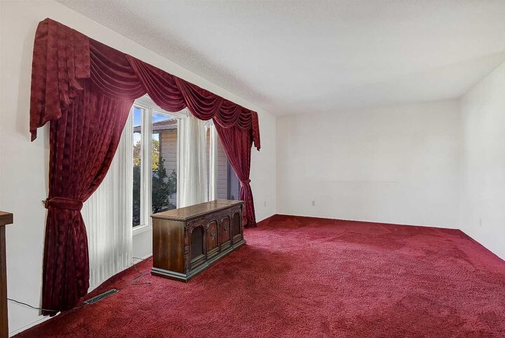 Property Photo:  11829 96 Street  AB T8V 4P2 
