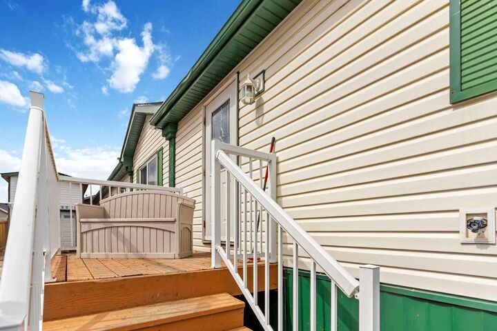 Property Photo:  240 McKinlay Crescent  AB T9K 2M8 