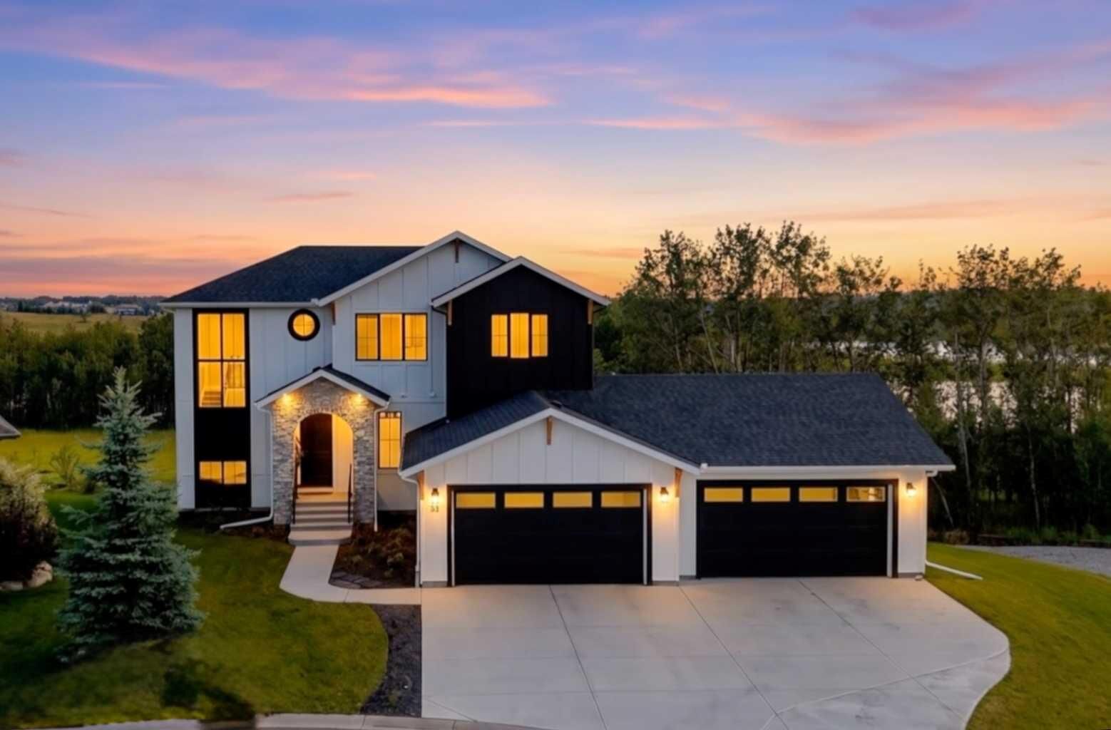 Property Photo: 35 Monterra Cove AB T4C 0G7