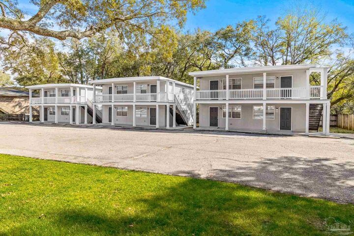 Property Photo:  6631 Magnolia St  FL 32570 