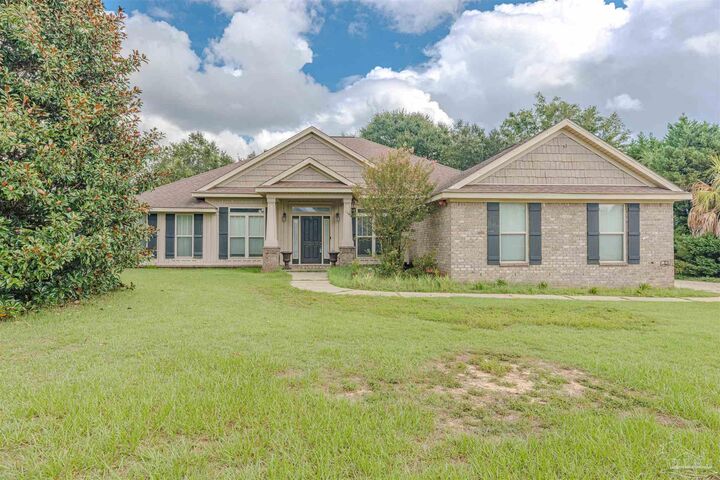 Property Photo:  4425 Essex Terrace Cir  FL 32571 