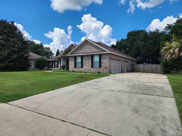 Property Photo:  4425 Essex Terrace Cir  FL 32571 