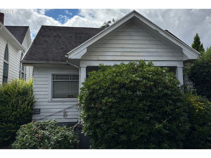 Property Photo: 224 NE Mason St OR 97211