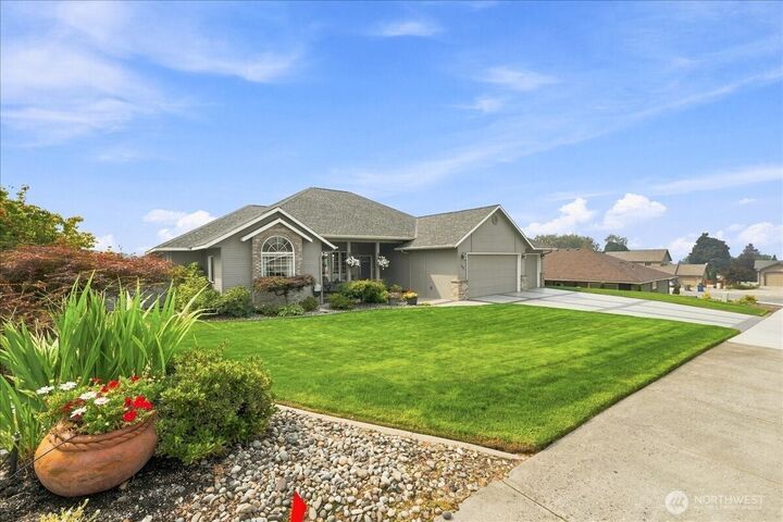 Property Photo:  628  Briarwood Drive  WA 98802 