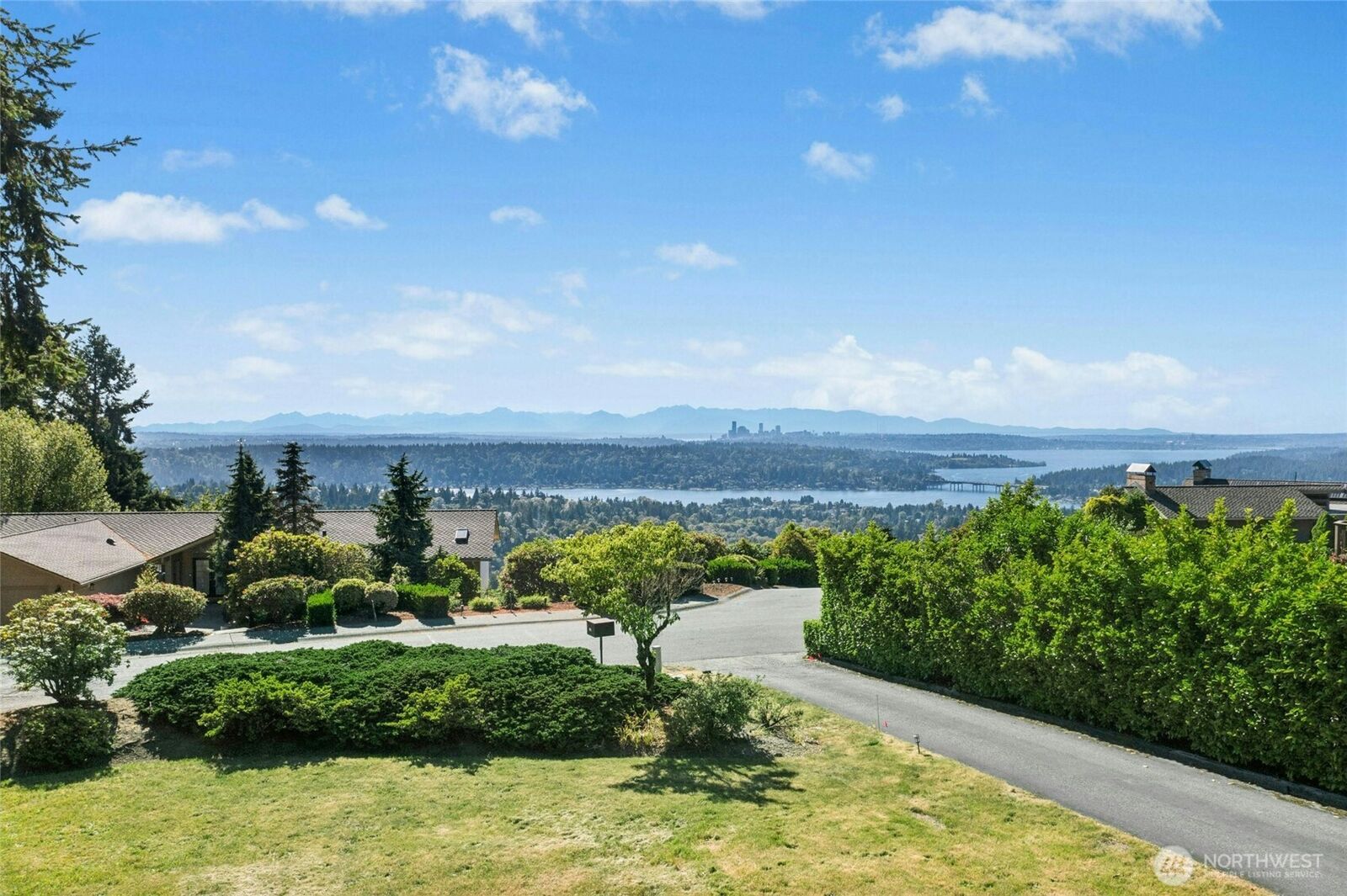 Property Photo: 4736 Somerset Xxx Lot Avenue SE Lot WA 98006