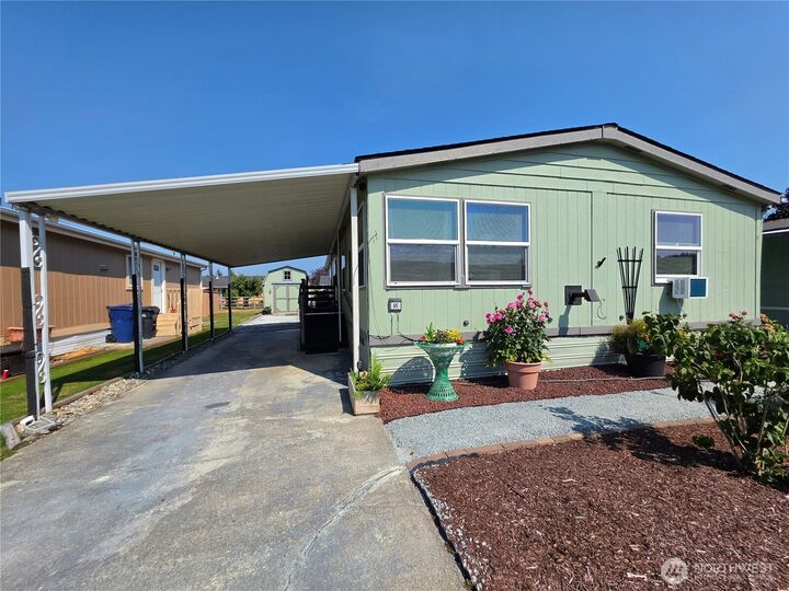 Property Photo: 1120 S 25th St 95 WA 98274