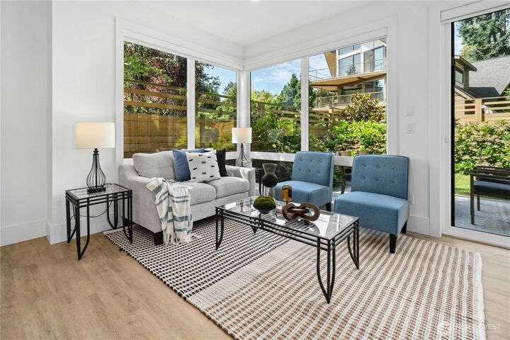 Property Photo:  6915  55th Avenue S B  WA 98118 