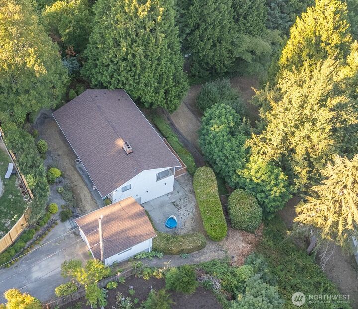 Property Photo:  19526  53rd Avenue NE  WA 98155 
