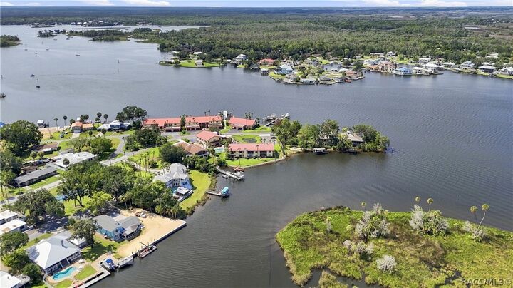 Property Photo:  352 NW 14th Place 26  FL 34428 