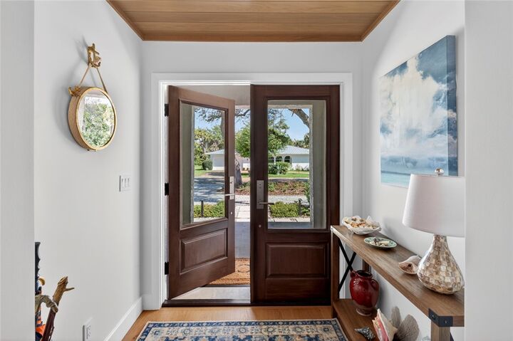 Property Photo: 706 Hibiscus Lane FL 32963