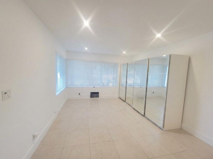 Property Photo:  1415 SE 2nd Street 2  FL 33301 