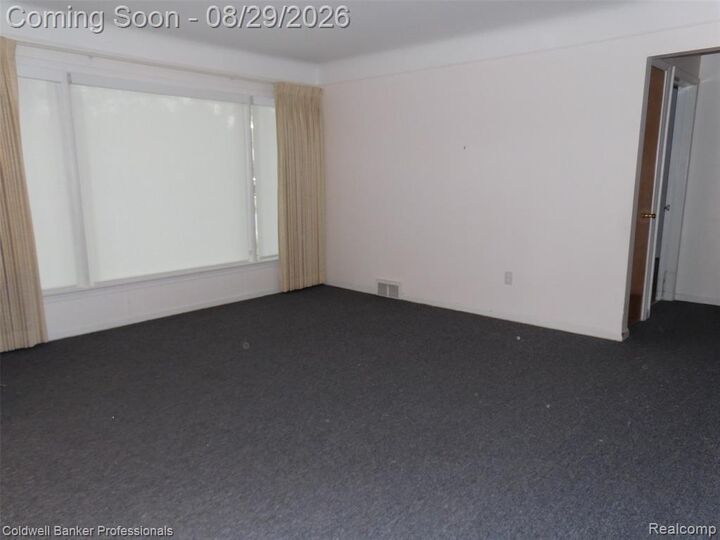 Property Photo:  1527 Hazel  MI 48009 