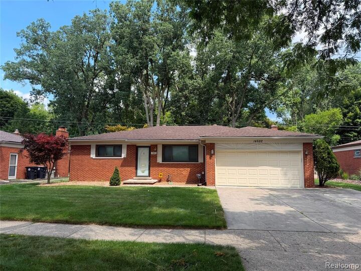 Property Photo:  14682 Yale Street  MI 48154 