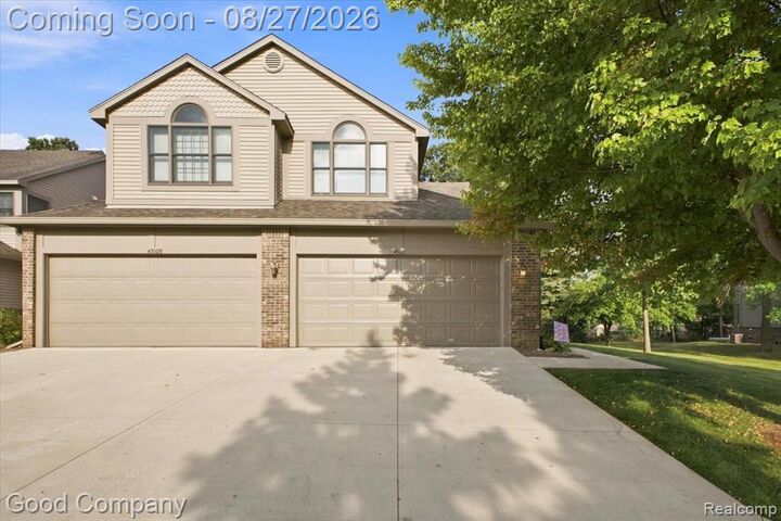 Property Photo: 45117 Coachman Court MI 48187