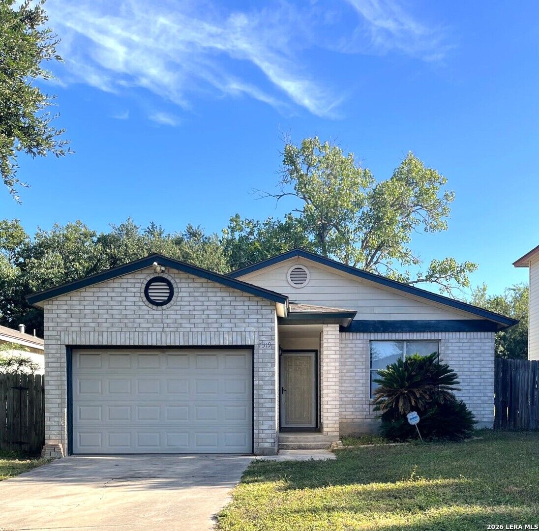 Property Photo: 7319 Huntsman Run Dr TX 78249