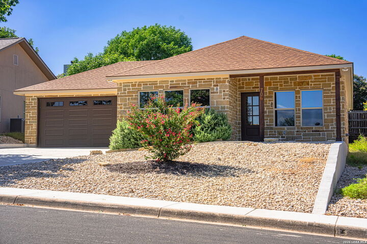 Property Photo: 706 Oak Valley Dr TX 78028