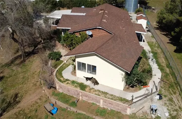 Property Photo: 33716 Hubbard CA 93510
