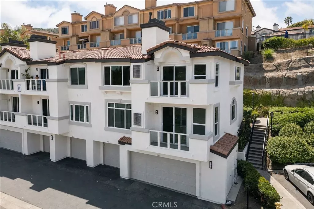 Property Photo:  30902 Clubhouse Drive 14H  CA 92677 