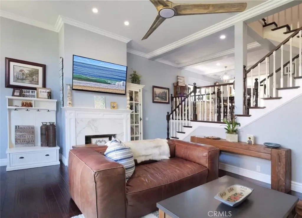 Property Photo:  110 S Prospect Avenue 6  CA 90277 