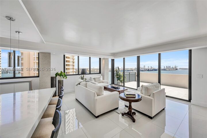 Property Photo:  540 Brickell Key Dr 1820  FL 33131 