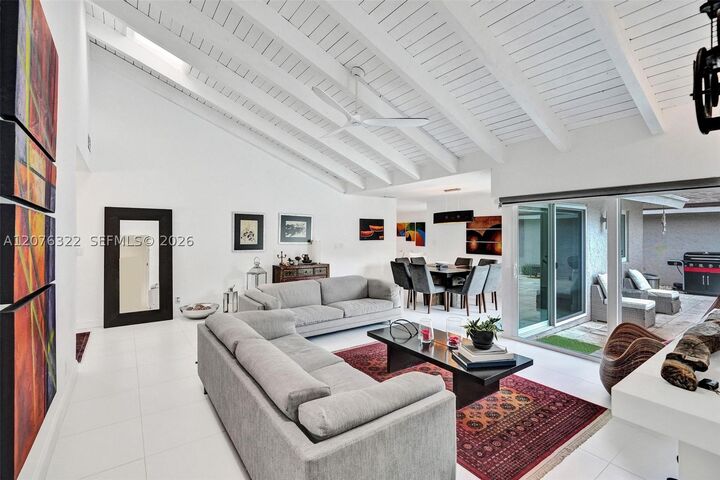 Property Photo:  18 Boxwood Rd  FL 33021 